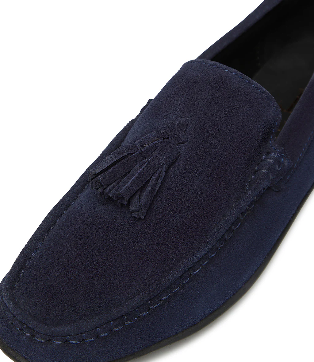 Mocassino in camoscio blu con nappine - immagine 5