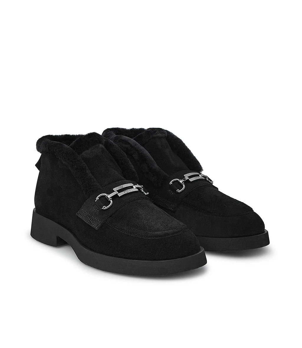 Mocassini in pelliccia nera con fibbia-logo - immagine 3