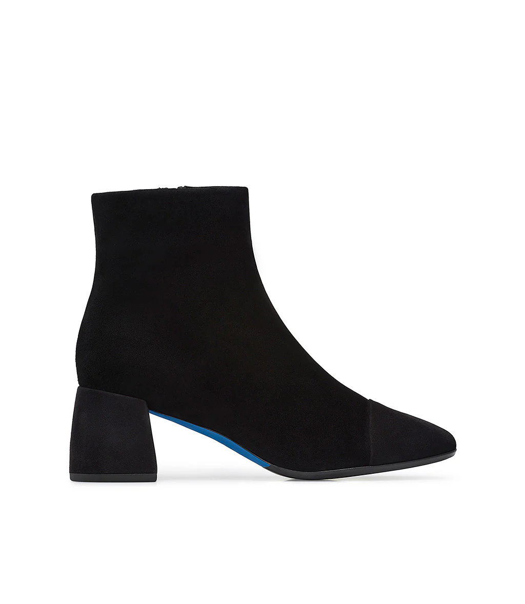 Stivaletto in camoscio nero e fodera shearling - immagine 2