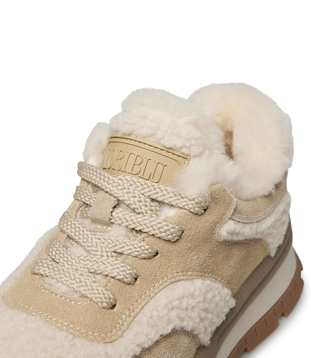 Sneaker in camoscio beige e eco pelliccia - immagine 5