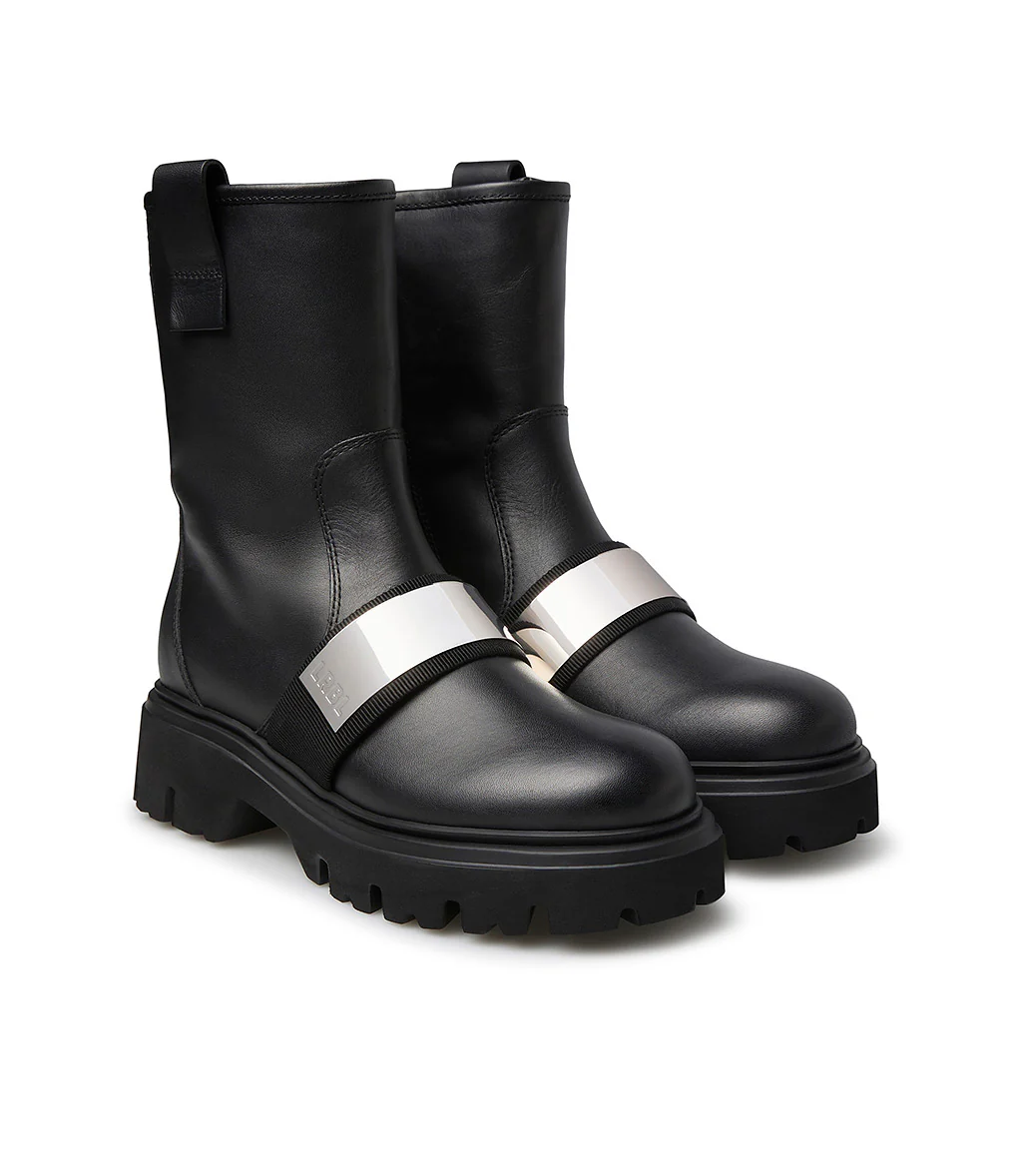 Stivaletto in vitello nero con placca logo argento - immagine 3