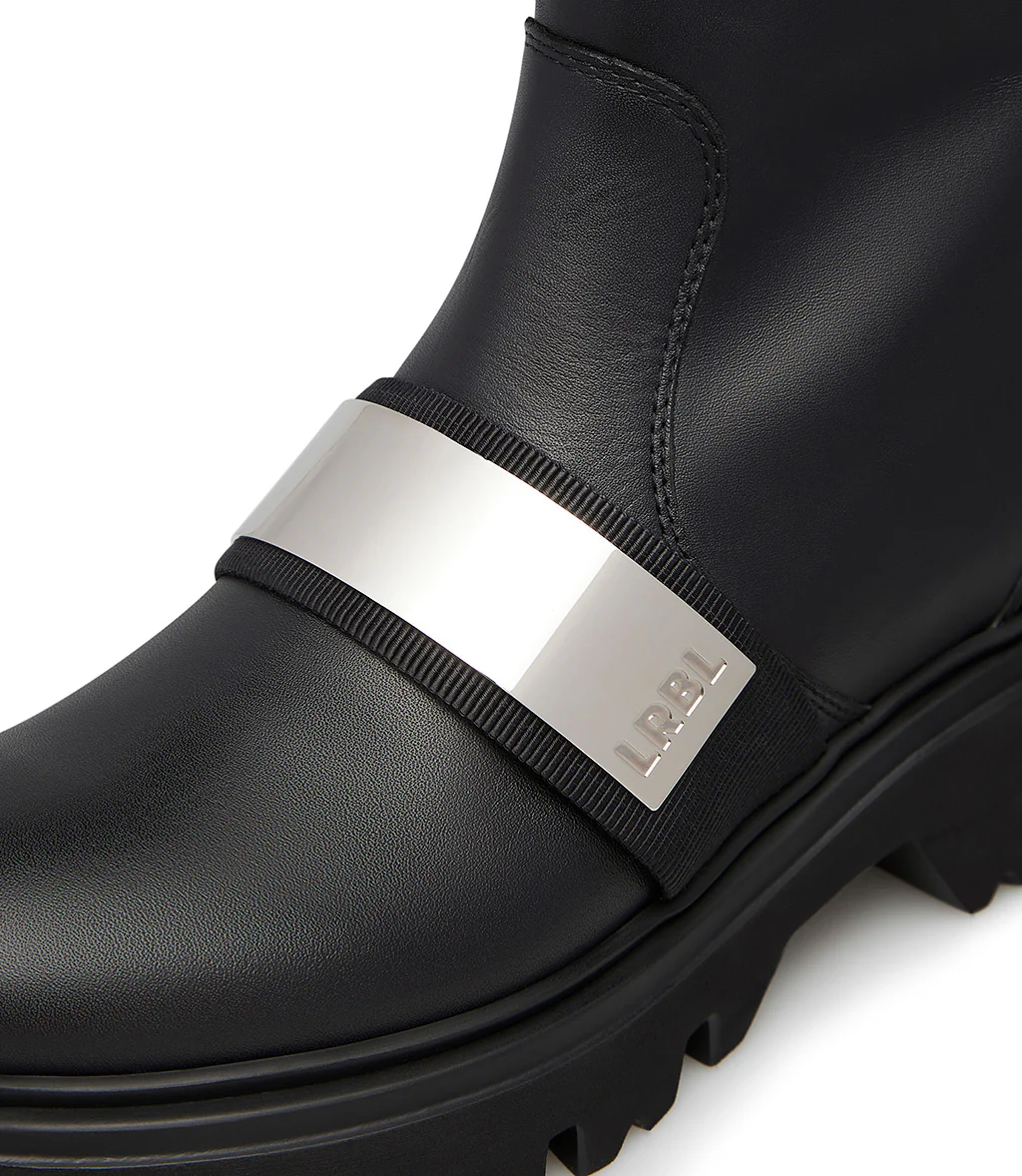 Stivaletto in vitello nero con placca logo argento - immagine 5