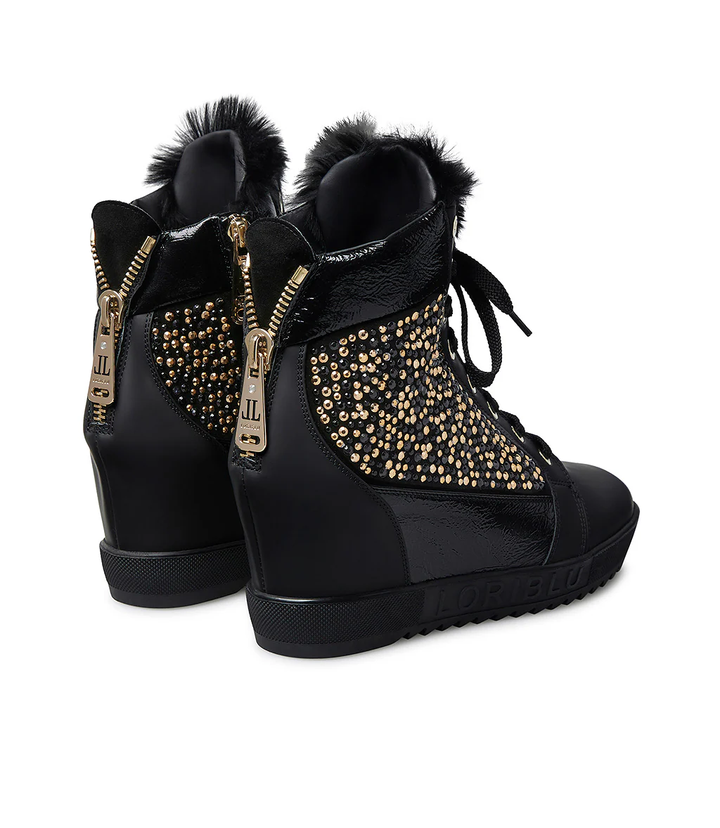 Sneakers nera con zeppa interna e borchie - immagine 4