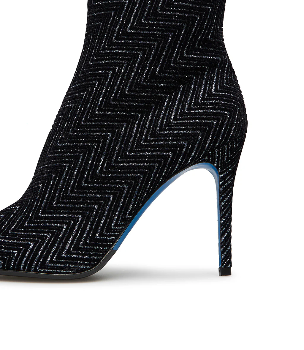 Stivaletto in velluto nero texture a rilievo - immagine 5