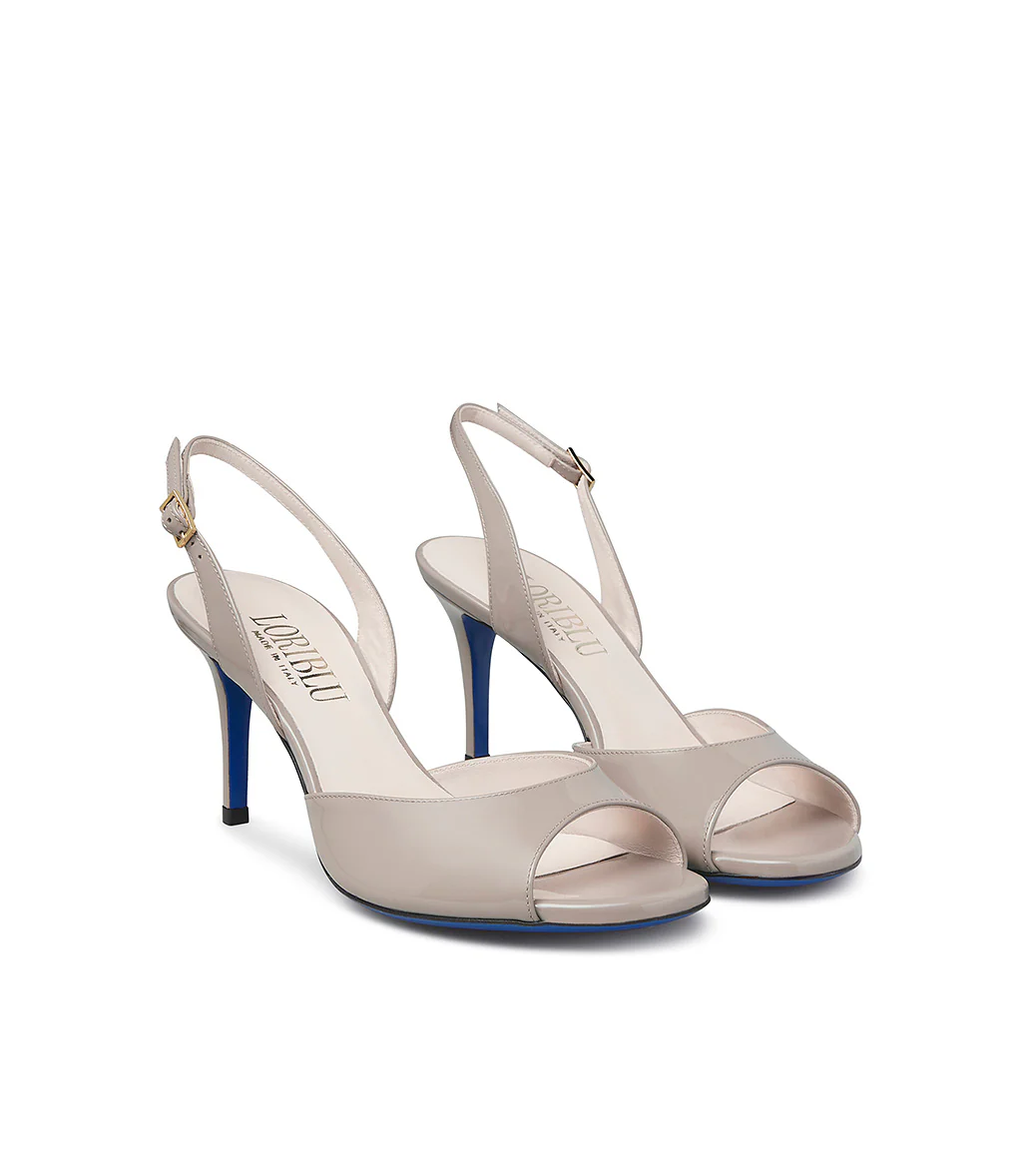 Sandalo in vernice mandorla - immagine 3