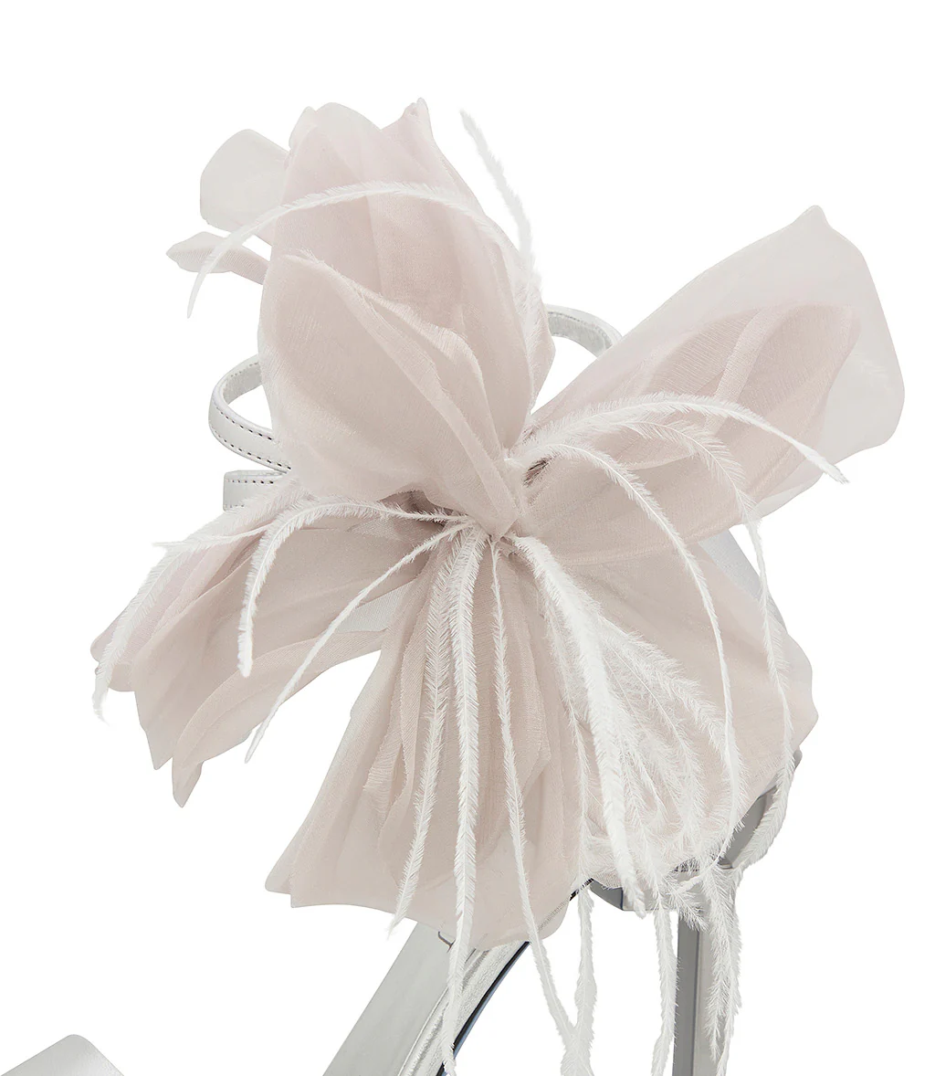 Sandalo in nappa laminata argento con fiore - immagine 5