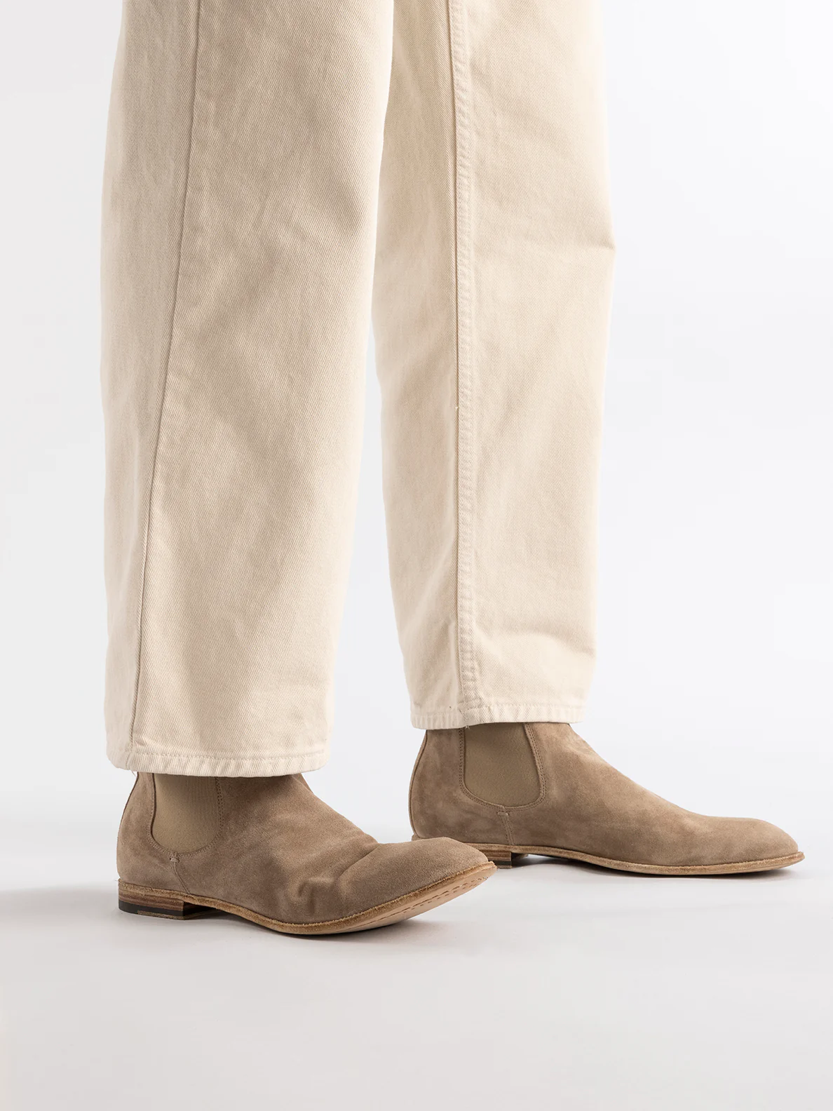 SOLITUDE 004 - Stivaletti Chelsea in Pelle Scamosciata Tortora - immagine 7