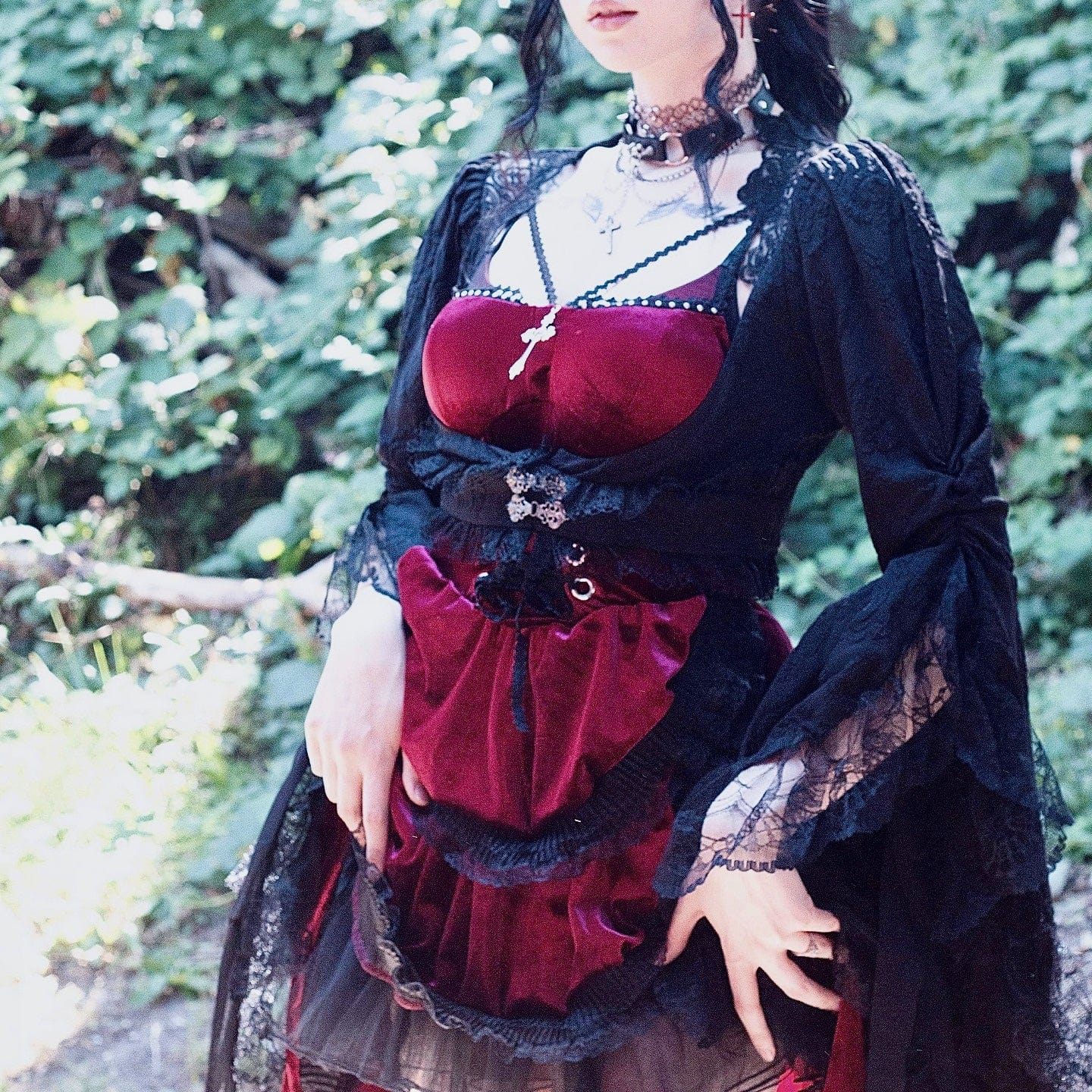 Mantello con giuntura in pizzo con maniche svasate gotiche da donna - immagine 3