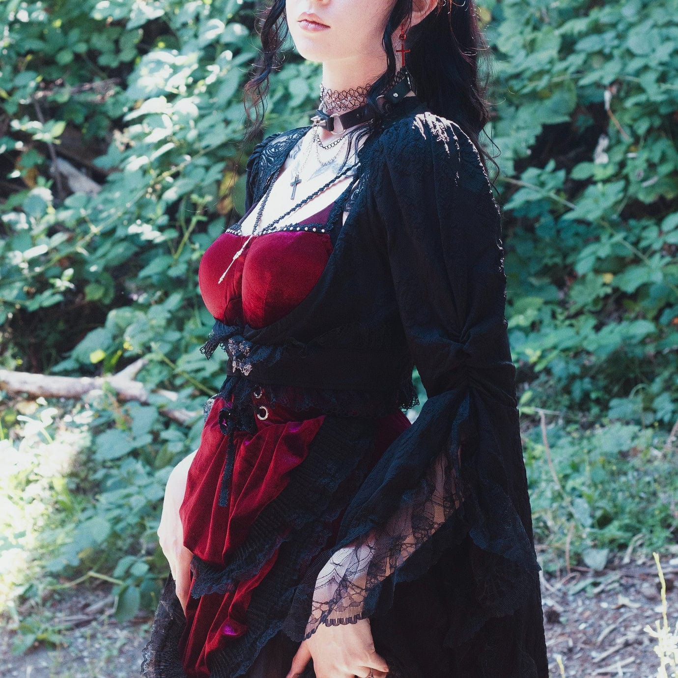 Mantello con giuntura in pizzo con maniche svasate gotiche da donna - immagine 4