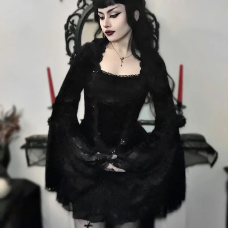 Abito da donna in velluto a strati con maniche svasate gotiche - immagine 2