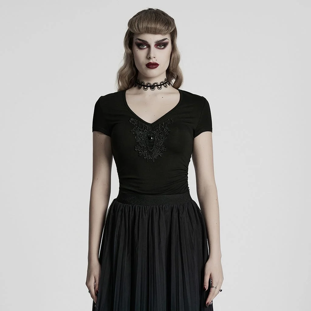 T-shirt da donna con scollo a V e ricamo floreale in stile gotico - immagine 2