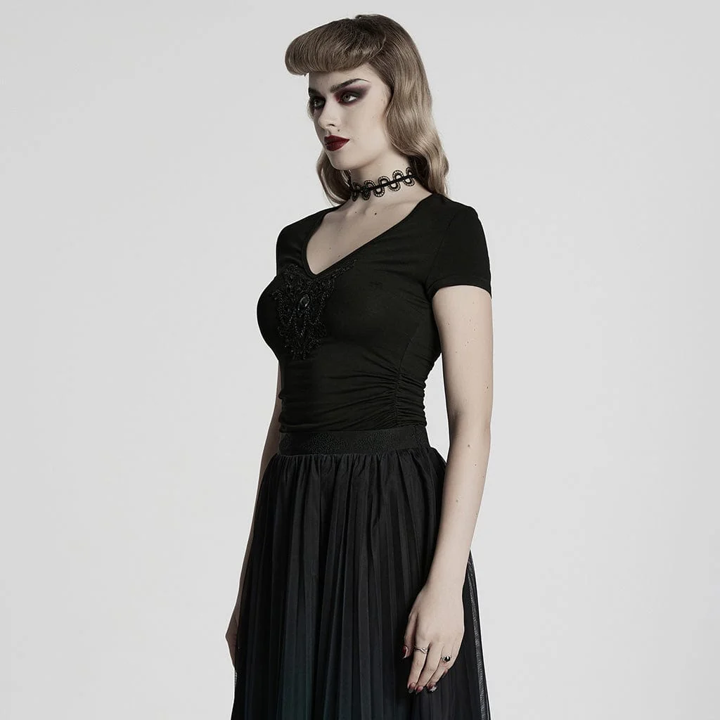 T-shirt da donna con scollo a V e ricamo floreale in stile gotico - immagine 3