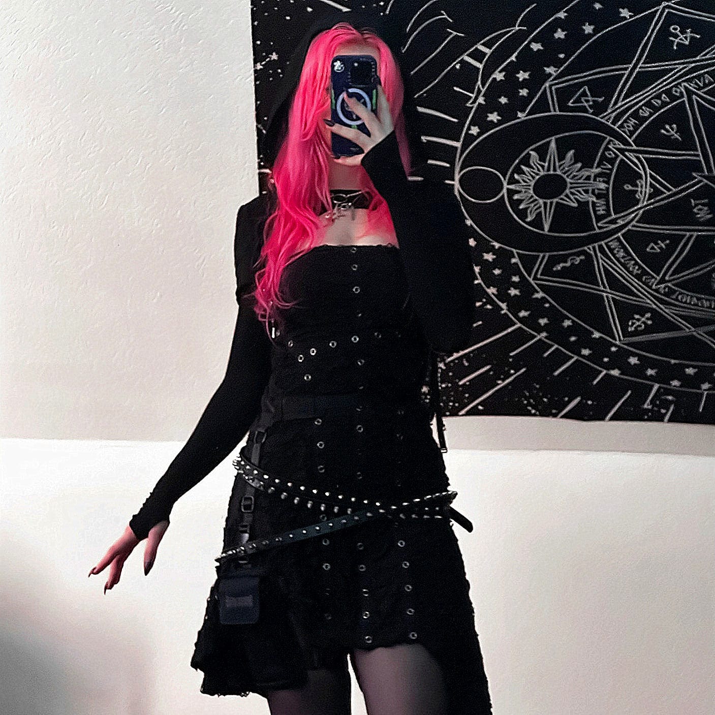 Abito a sottoveste irregolare con occhielli strappati punk da donna nero - immagine 7